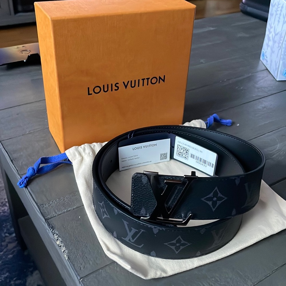BRAND NEW Louis Vuitton reversible belt!